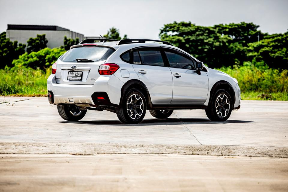 Subaru Xv 2.0 AWD สีเทา ปี 2013