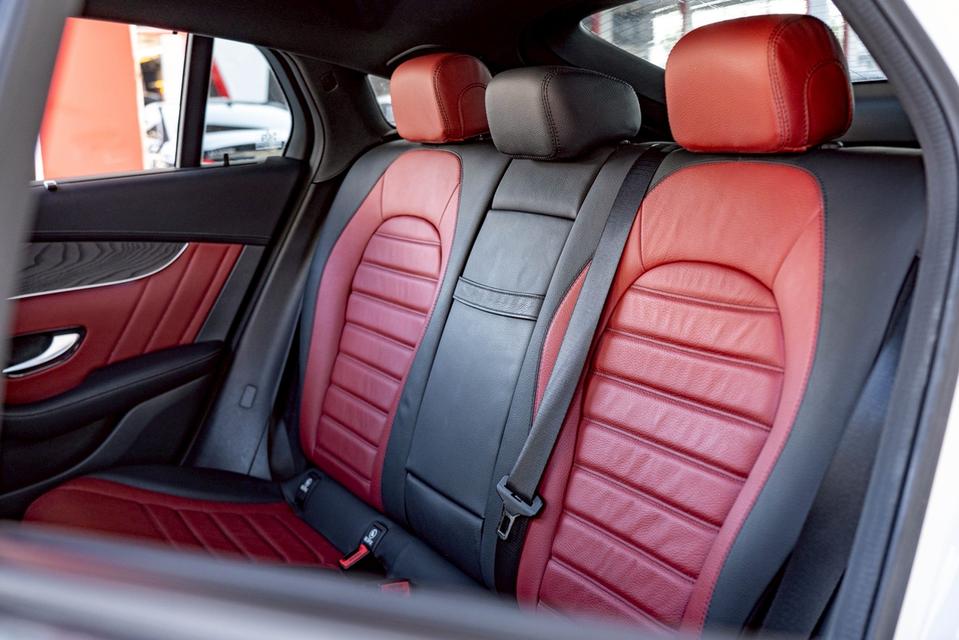 รหัสรถ NP7799 รุ่นรถ : BENZ GLC250 COUPE 4MATICปีรถ : 2019 รูปที่ 13