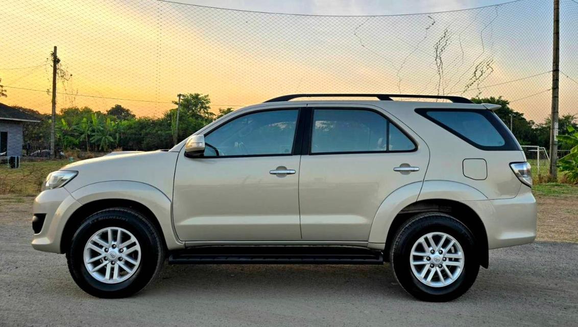 2013 TOYOTA FORTUNER 2.5V AUTO รถสวย  3