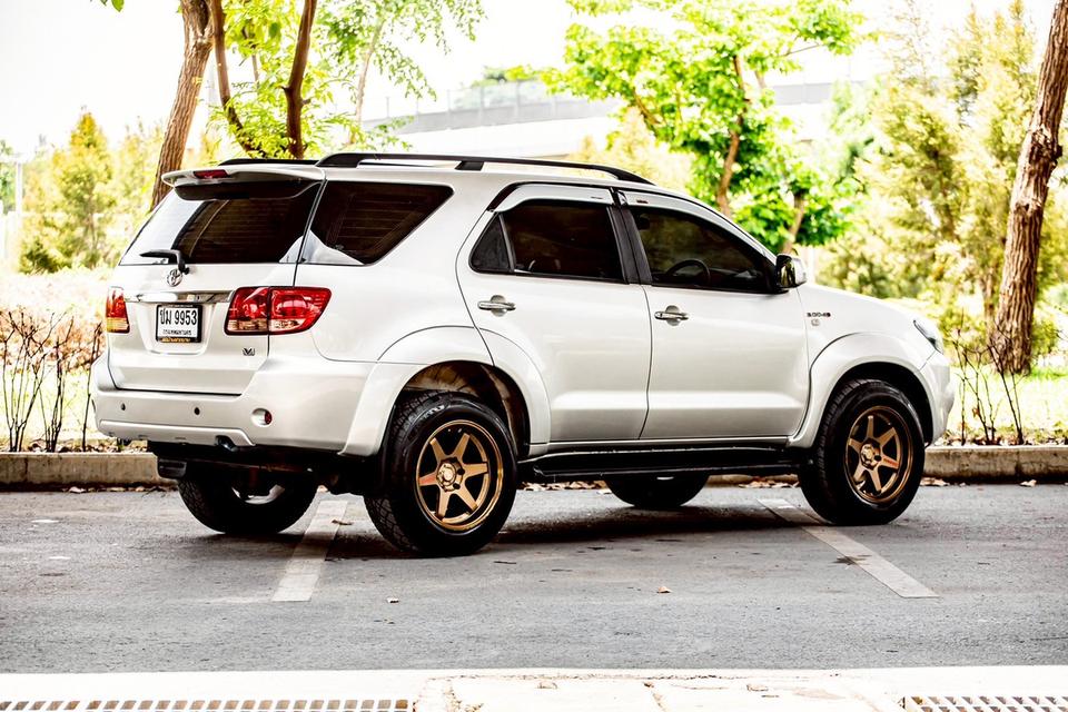 TOYOTA FORTUNER 3.0V 4WD สีเทา เกียร์ออโต้ ปี 2007