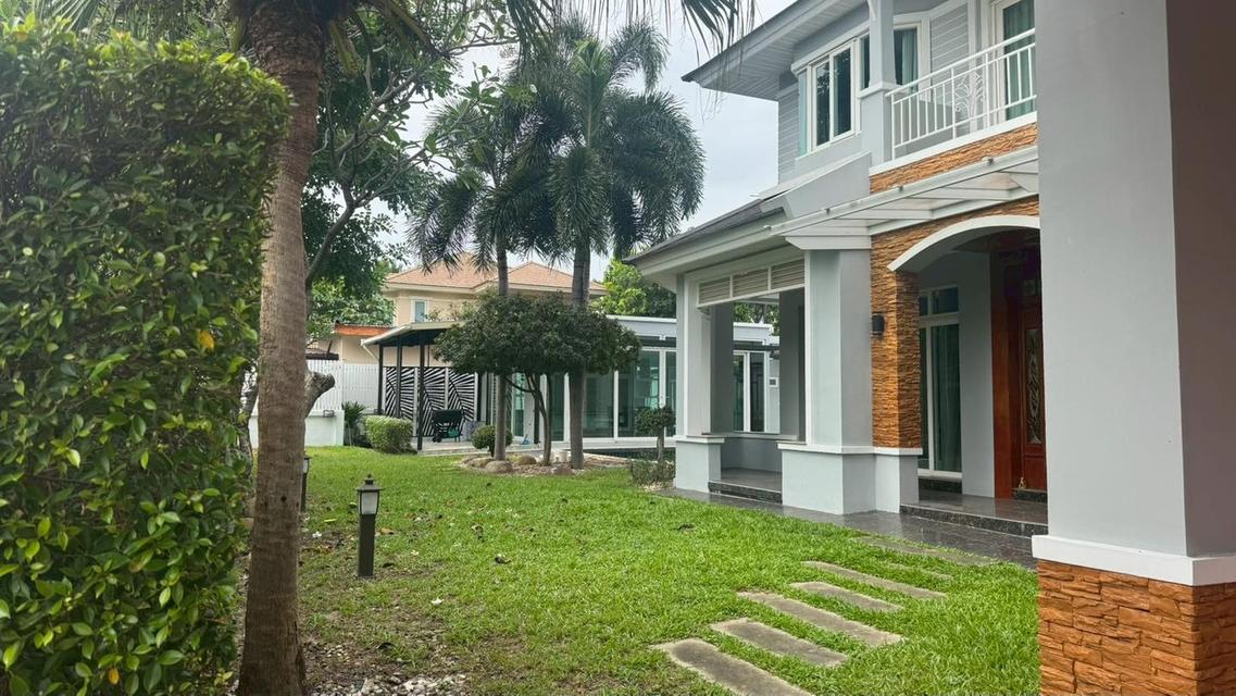 House for rent or sale with private pool at Rama 9 2