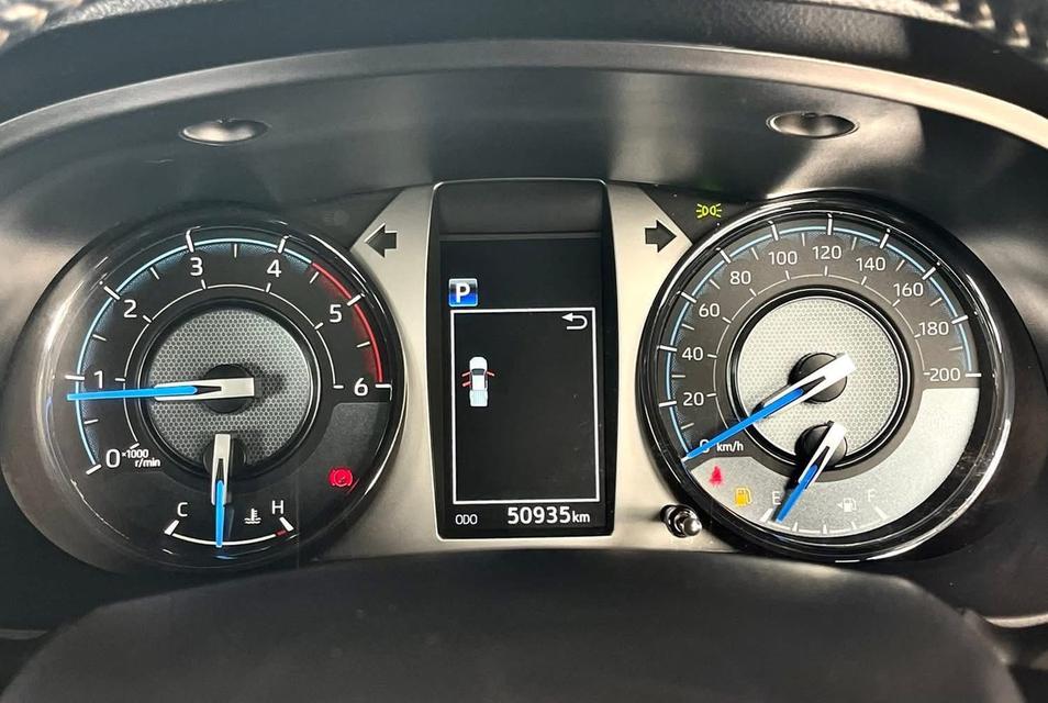 2021 TOYOTA HILUX REVO 2.4 ROCCO PRERUNNER DOUBLE CAB  6