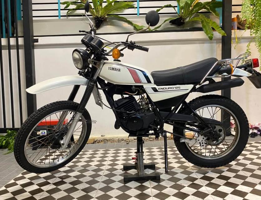 ขาย Yamaha DT125 สีขาว