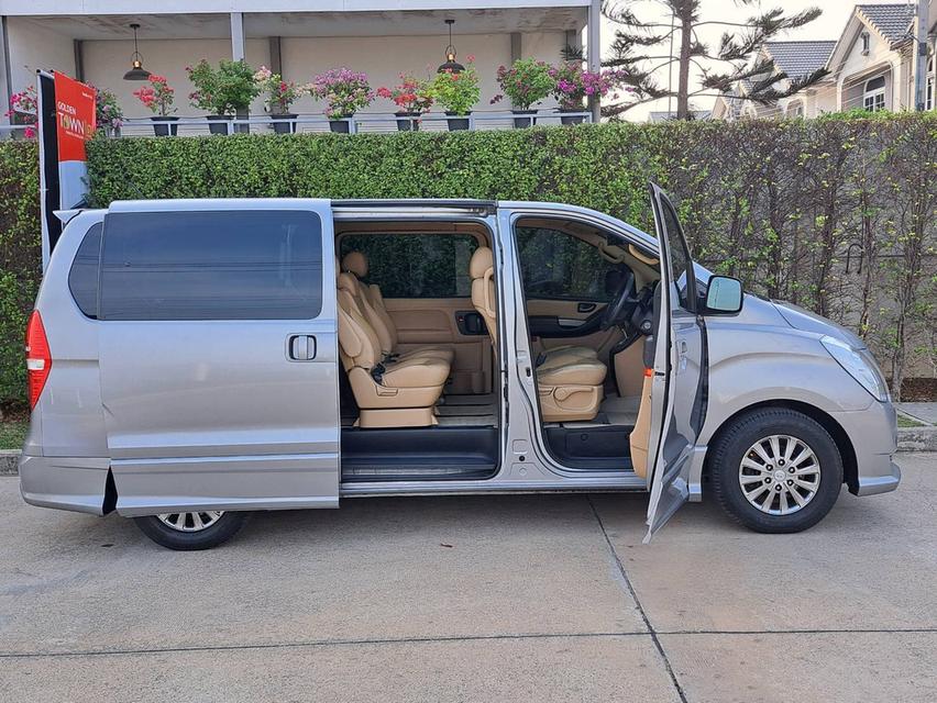 ขายถูก เพียง🔥Sale 589,000🔥เท่านั้น Hyundai H1 2.5 ดีเซล ปี 17 วิ่งน้อยไมล์แท้ 10