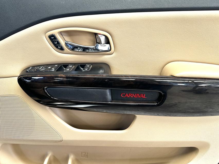 ขาย KIA GRAND CARNIVAL 2.2 SXL ปี2018 รุ่นท๊อป รถมือเดียว 5