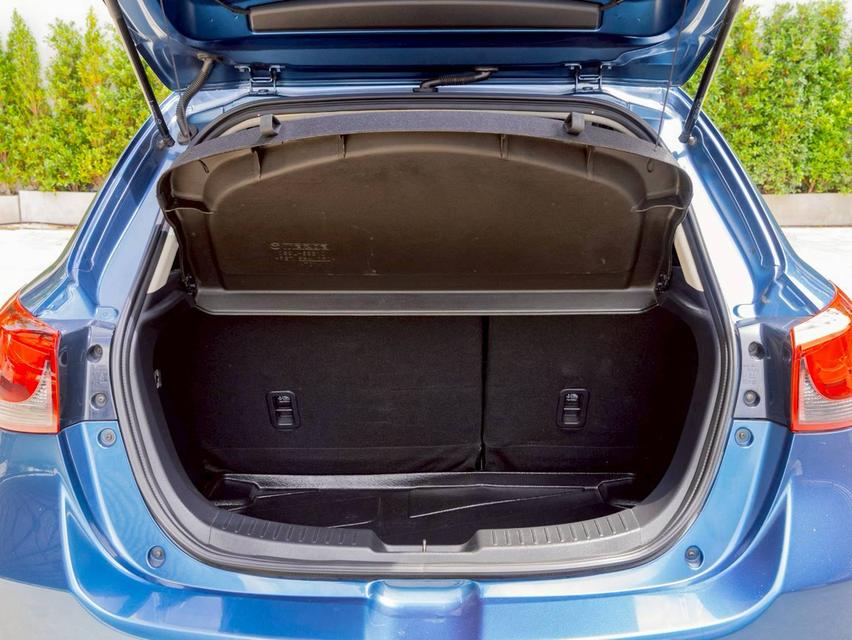 Mazda2 1.3High Connect ปี19 17