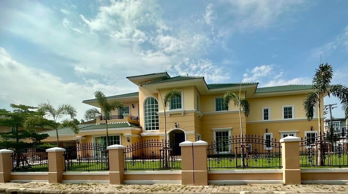 ขายบ้านหรู หมู่บ้านแกรนด์โมนาโค ถนนเลียบวงแหวนกาญจนาภิเษก ใกล้เมกะบางนา 1