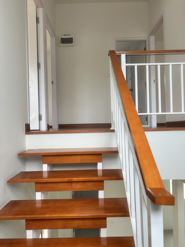 บ้านเดี่ยว ใหม่ 58 วา แปลงมุม จัดสวนให้ ปั้มแทงค์แอร์ ติดให้ ใกล้เมกะ-สวนหลวง ร.9 ติดต่อ เล็ก 0852246165 7