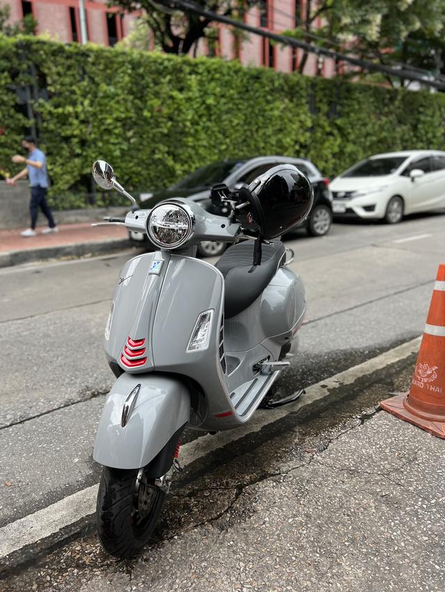 Vespa GTS 300 Super Sport HPE (2021) รูปที่ 3