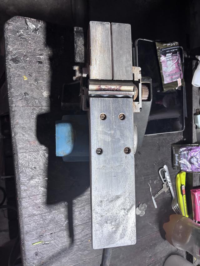 กบไสไม้ไฟฟ้า Makita M1100 รูปที่ 5