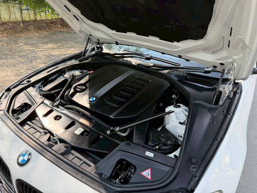 BMW 525D Top ปี11 ดีเซล สีขาวรถสวย สภาพสุดเนี้ยบ เข้าศูนย์ทุกระยะ รูปที่ 16