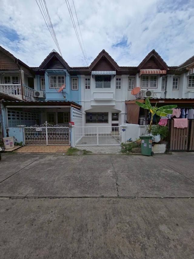 ขายด่วนทาวน์เฮ้าส์ หมู่บ้านชมเดือน 3 ซอยอ่อนนุช 59/1 ใกล้ APL ทับช้าง (N.1827) 1