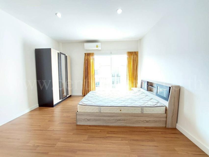 ทาวน์โฮม นลิน อเวนิว 3 รามคำแหง หลังมุม 8