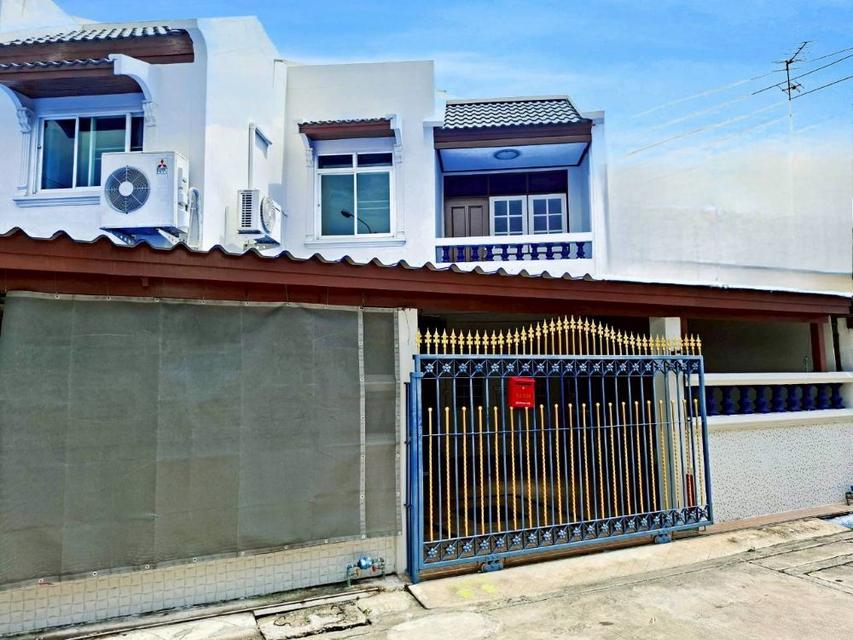 ขายทาวน์เฮาส์ หมู่บ้านกฤษดานคร แจ้งวัฒนะ รีโนเวทใหม่ทั้งหลัง พร้อมเข้าอยู่ ทำเลดี ใกล้ MRT สายสีชมพู สถานีศรีรัช 3