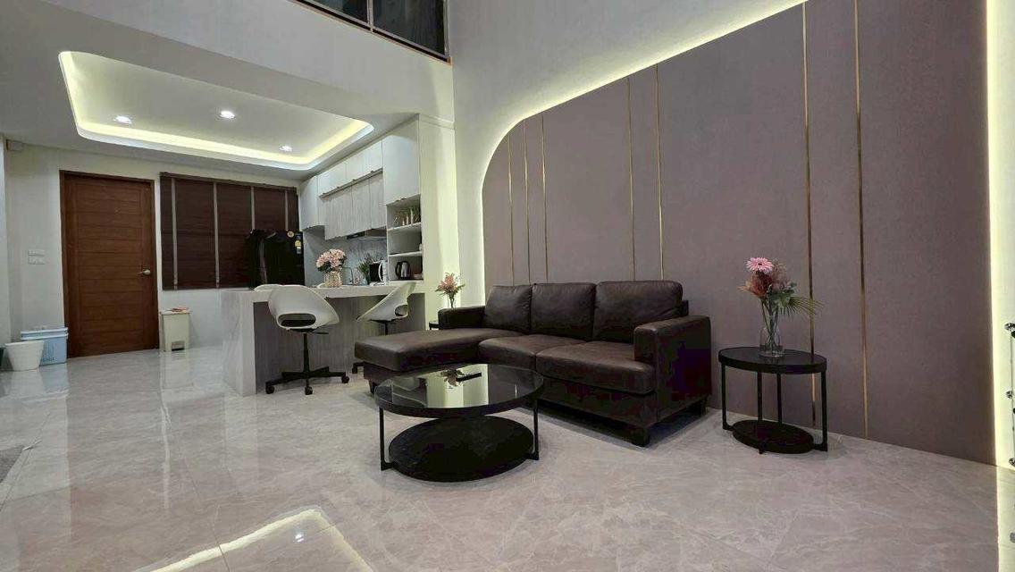 [ให้เช่า] ทาวน์โฮม 3.5 ชั้น หลังใหญ่ สวย โครงการไดมอนด์ วิลล์ ลาดพร้าว-วังหิน เฟอร์นิเจอร์ครบ พร้อมเข้าอยู่! ทำเลทอง เหมาะทั้งอยู่อาศัย อ 7