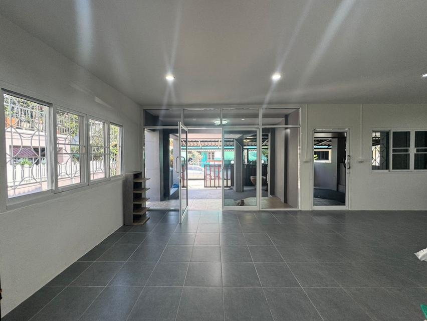 หมู่บ้านพนาสนธิ์ วิลล่า 10 เฉลิมพระเกียรติ 48 ทาวน์โฮมแปลงมุม 2 หลังติดกัน 47 ตรวา 3 นอน 2 น้ำ 2