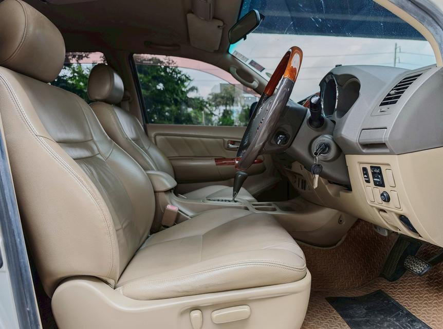 Toyota Fortuner 3.0 V Auto ปี 2009 6
