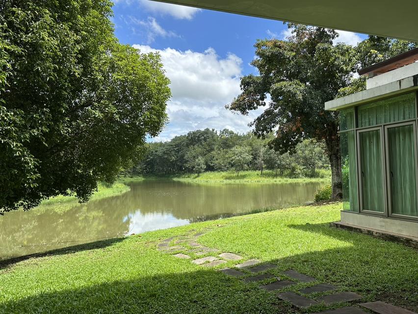 บ้านพักตากอากาศในสนามกอล์ฟสันติบุรี เชียงราย ทำเลดีติดทะเลสาาป 2