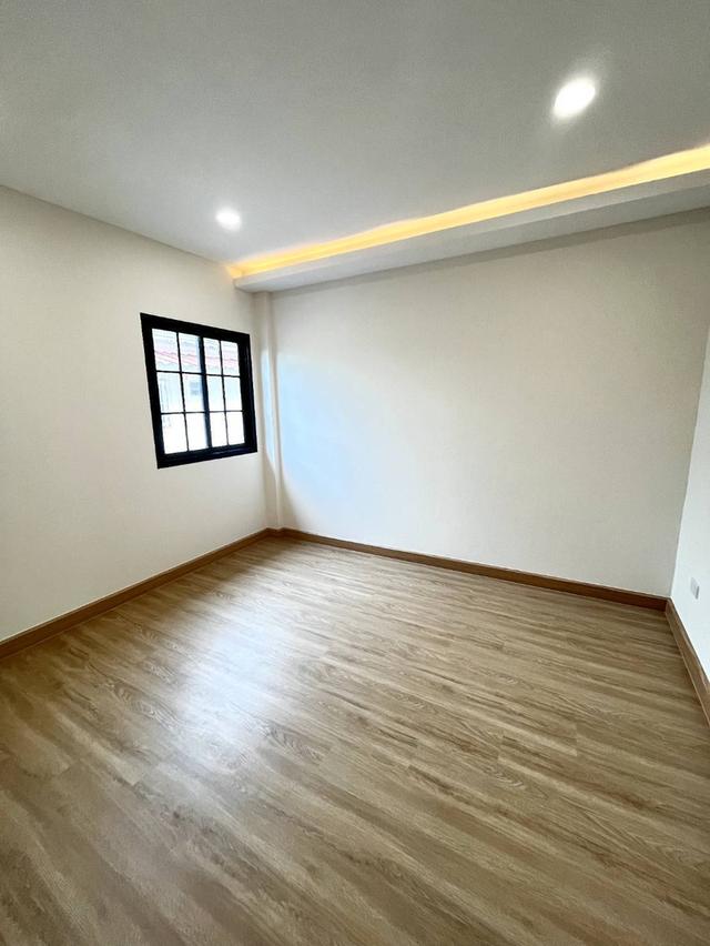 ขายต่ำกว่าราคาประเมินทาวน์เฮ้าส์ 2 ชั้น มบ.คัทลียาวิลล์ (ซอยลำลูกกา 49) คลอง 3 ปทุมธานี ขนาด 21 ตรว. 3 นอน 2 น้ำ บ้านสวย บ้านเปล่า รีโนเวทใหม่ 4