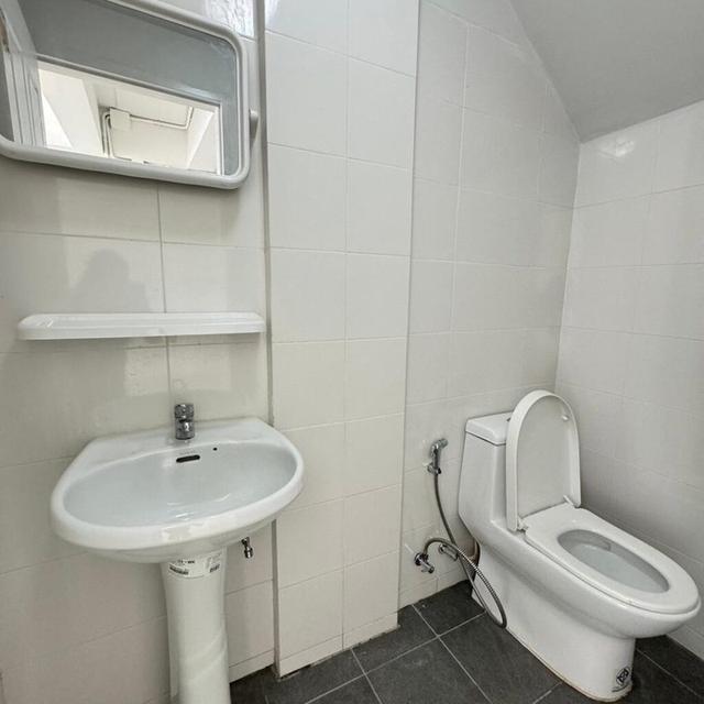 ขาย อาคารพาณิชย์3.5 ชั้น17ตร.ว.ในโครงการทิวลิป สแควร์ ติด ถ.เพชรเกษม เหมาะกับทำร้านค้า ร้านซักรีด สอนพิเศษและพักอาศัย 7