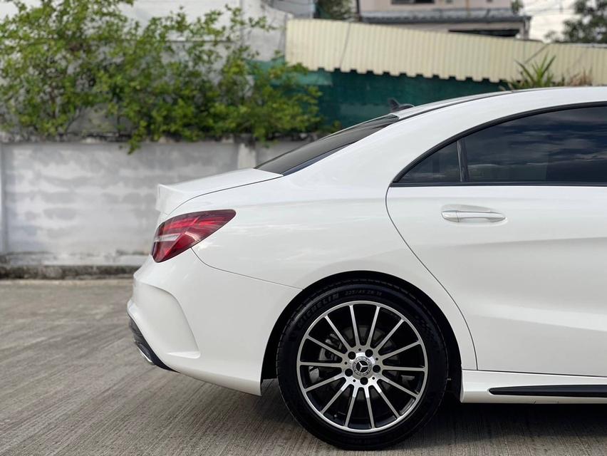 Mercedes-Benz CLA250 AMG Facelift White Art Edition (W117) ปี 2018 จด 2019 8