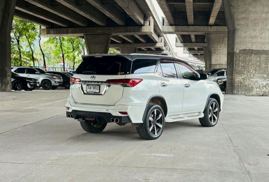 Toyota Fortuner 2.4 V ปี 2016 รูปย่อยที่ 4