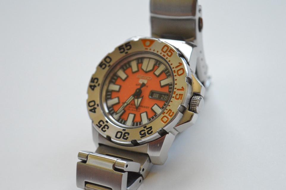 นาฬิกา SEIKO MINI MONSTER 9