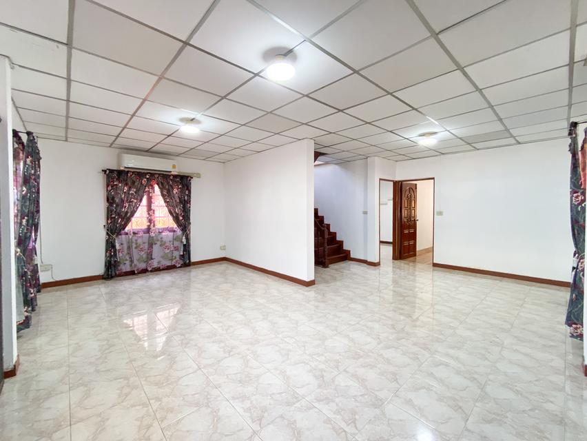 🏡 ขายด่วน! บ้านเดี่ยว 2 ชั้น แปลงมุม หมู่บ้านศราวัณวิลล์ ซอย 12 เนื้อที่ 52 ตร.วา 4 นอน 2 น้ำ จอด 3 คัน ทำเลติด Central แจ้งวัฒนะ เพียง 5.5 ลบ.! 🏡 2