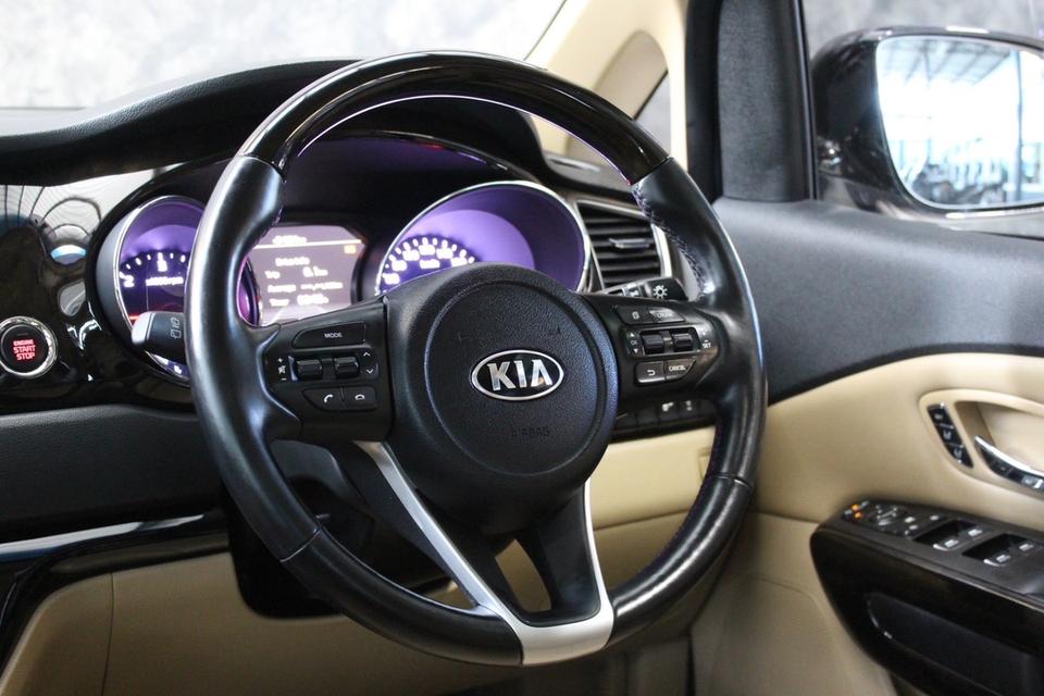 รหัสรถ JRS2078 KIA GRAND CARNIVAL 2.2 SXL TOP GEN3 ปี 2019 11