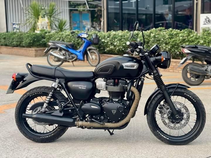 Trimph Bonneville T100 สีดำำำ 3