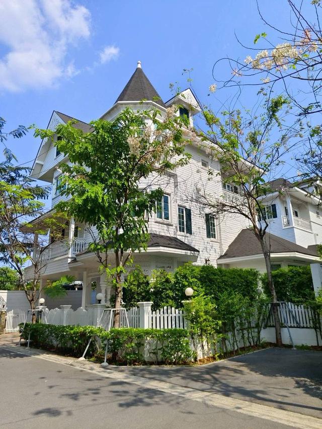 U1455 ให้เช่าบ้านเดี่ยว สไตล์ยุโรป 3 ชั้น  โครงการหมู่บ้าน แฟนตาเซีย วิลล่า บางนา Fantasia Villa Bangna International Village 1