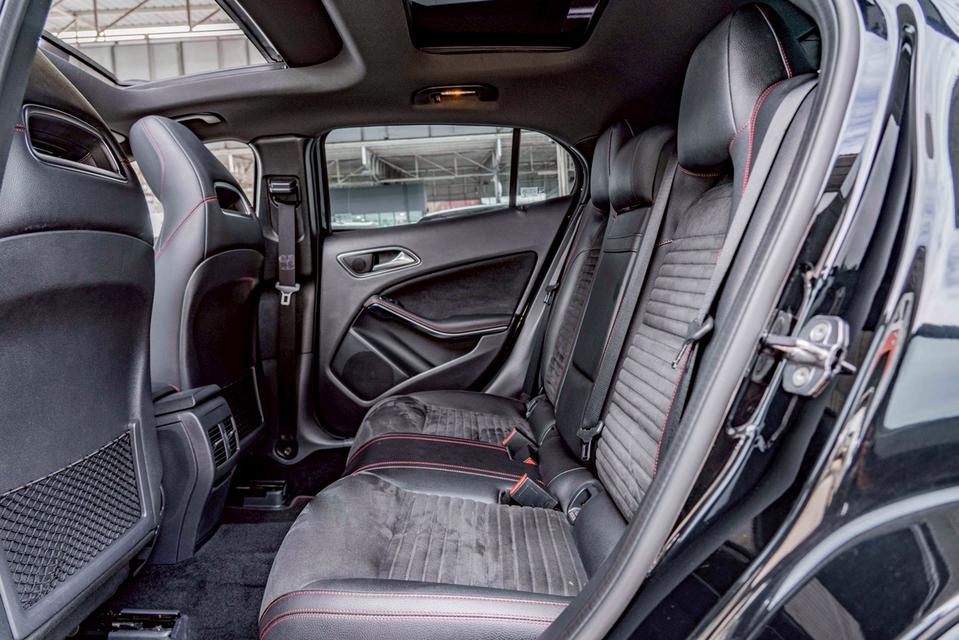 รหัสรถ NP6053  BENZ GLA250 AMG FACELIFT 2018 17