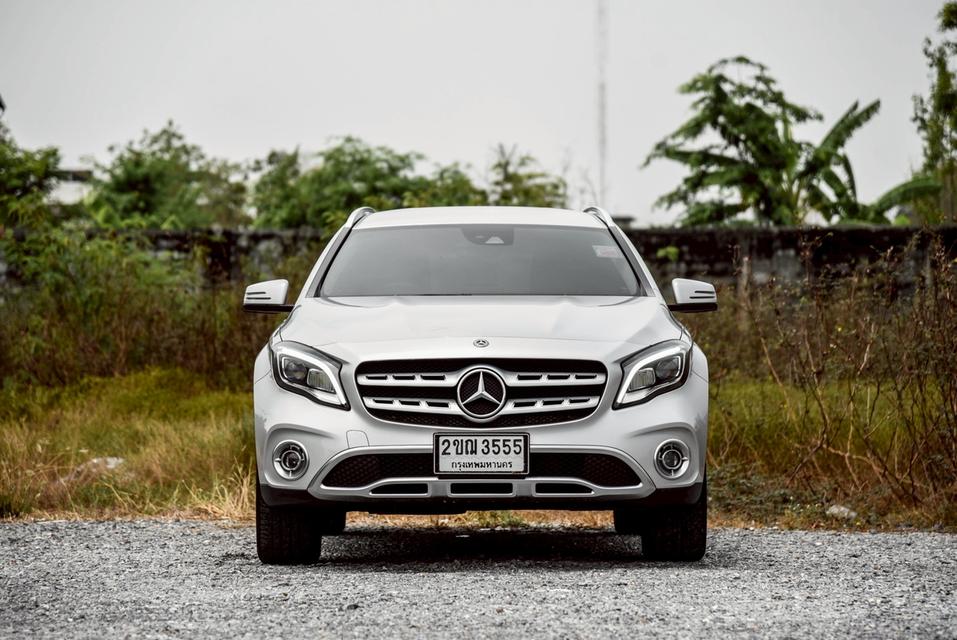รหัสรถ CBL3555 Mercedes-Benz GLA200 1.6 Urban AT 2019