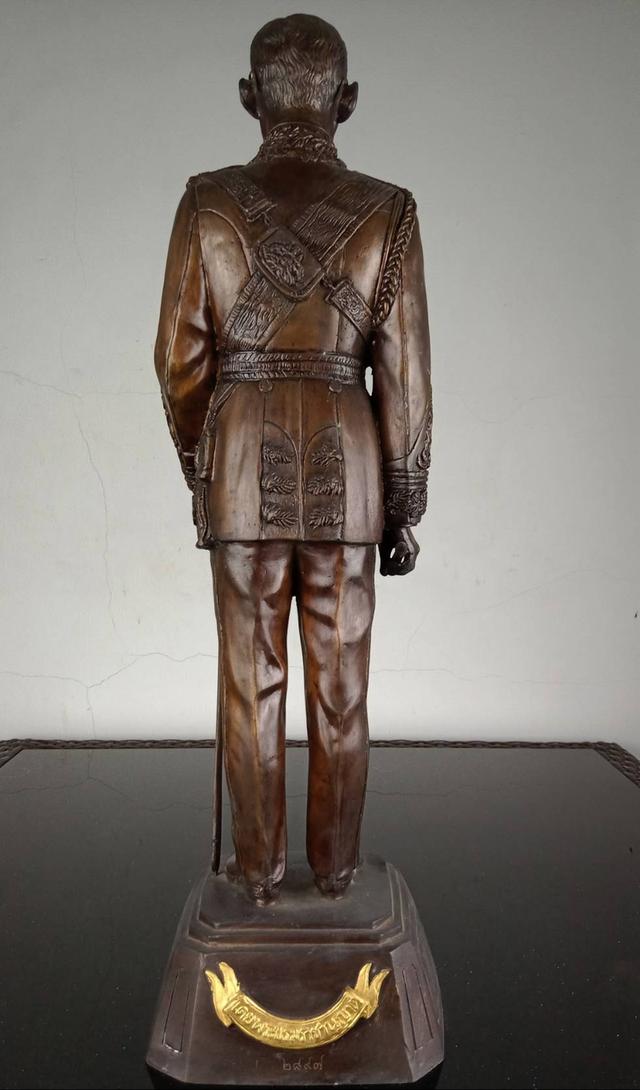 30.พระบรมรูปหล่อโลหะในหลวงรัชกาลที่9 พระบาทสมเด็จพระปรมินทรมหาภูมิพลอดุลยเดช(รมดำ) รูปที่ 12