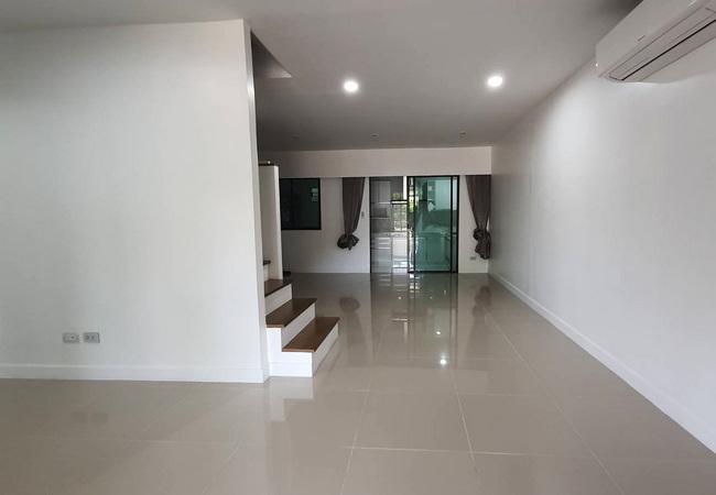 ขายทาวน์เฮ้าส์ หมู่บ้านพลีโน่ พหลโยธิน-วัชรพล เนื้อที่ 21.8 ตร.ว. 2 ชั้น 3 นอน 3 น้ำ 3