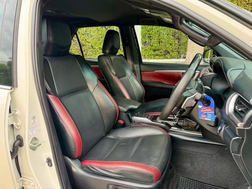 Toyota Fortuner Legender 2.4 ดีเซล รุ่นทอป ปี 2021 หลังคาดำ ออฟชั่นเต็ม ใช้งาน 3 หมื่นโล เจ้าของเดียว รูปที่ 11
