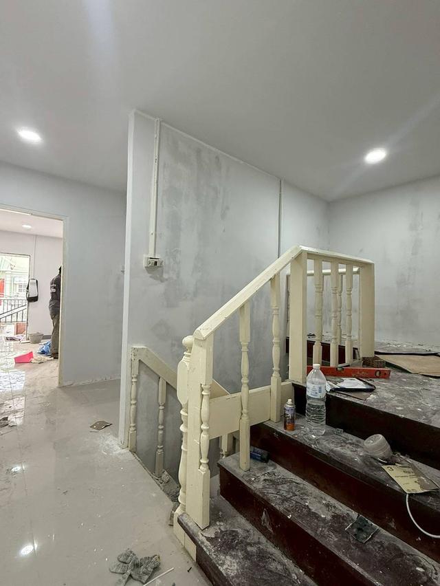 หมู่บ้านอมาตย์วิลล่า 8