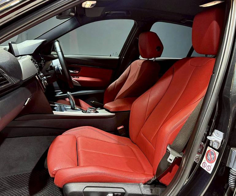 BMW 330e M-sport(F30)LCI ปี 2017 8