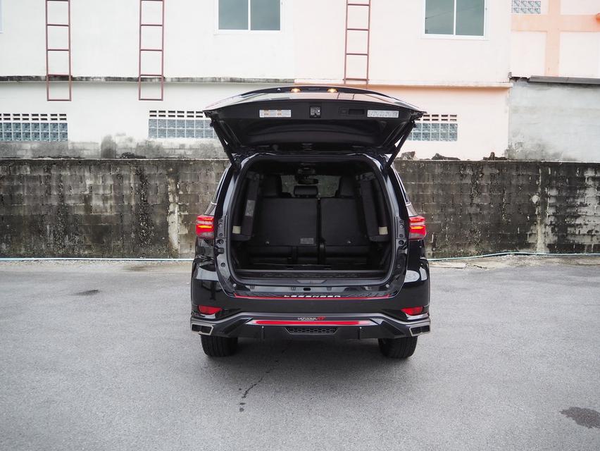 TOYOTA FORTUNER 2.8 LEGENDER BLACK TOP 4WD ปี 2022 9