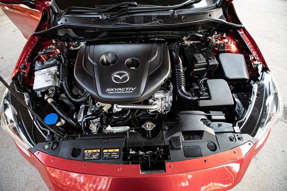 Mazda2 1.5 XD Highplus Sedan ดีเซล รุ่นท๊อป ปี 2015 สีแดง 10