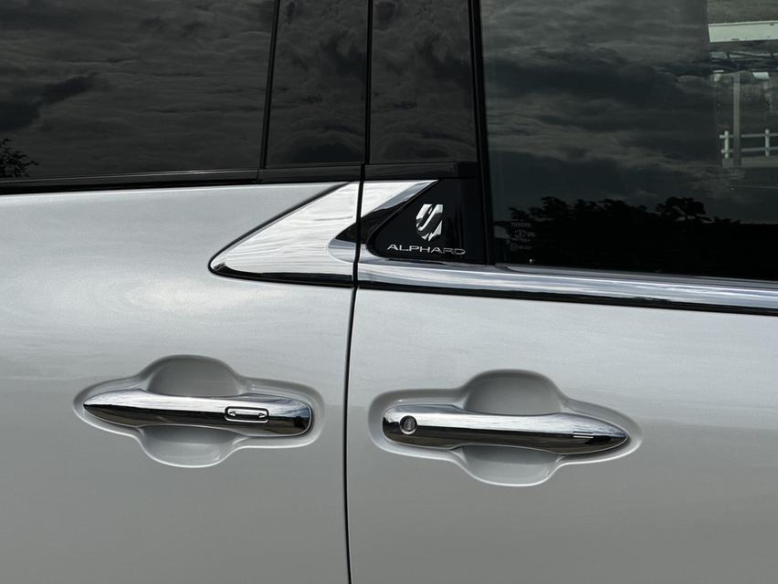 Toyota Alphard  Z hybrid 40  HEV 13