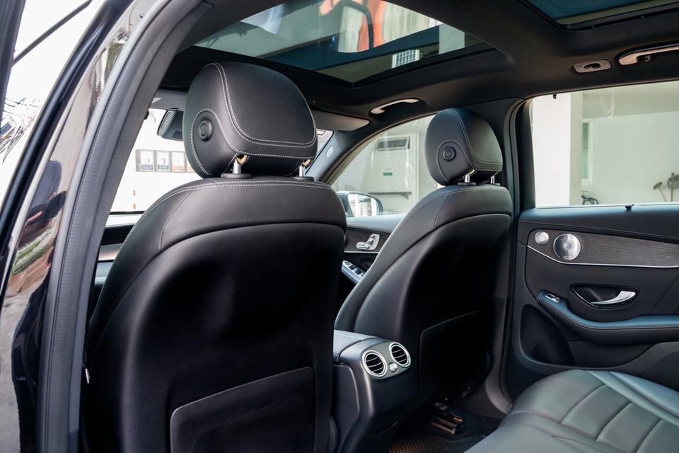 Benz GLC300e AMG Dynamic Facelift จดทะเบียน 2021✔️มือเดียว 90,000KM ตัวท็อปสุด AMG หลังคาแก้ว รุ่น Facelift รูปที่ 9