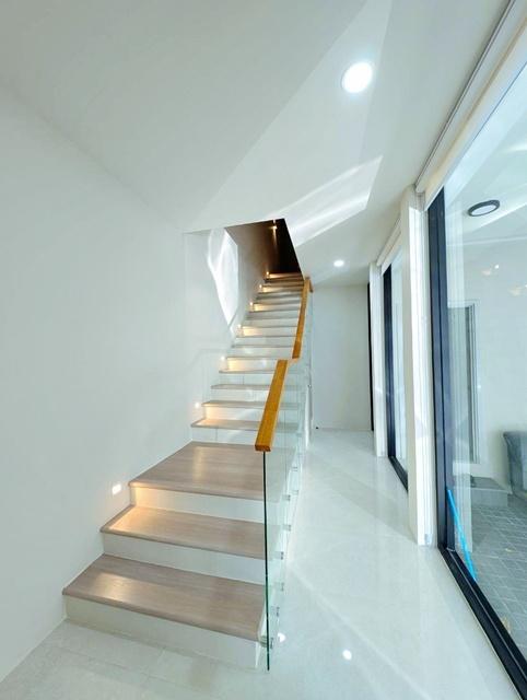 ตกแต่งครบครัน ลาซาล-บางนา BTSบางนา2.1กม. แบริ่ง ให้เช่าบ้านเดี่ยว2ชั้น 4 นอน 4 น้ำ บ้านใหญ่พร้อมสวน รับชาวต่างชาติ 3