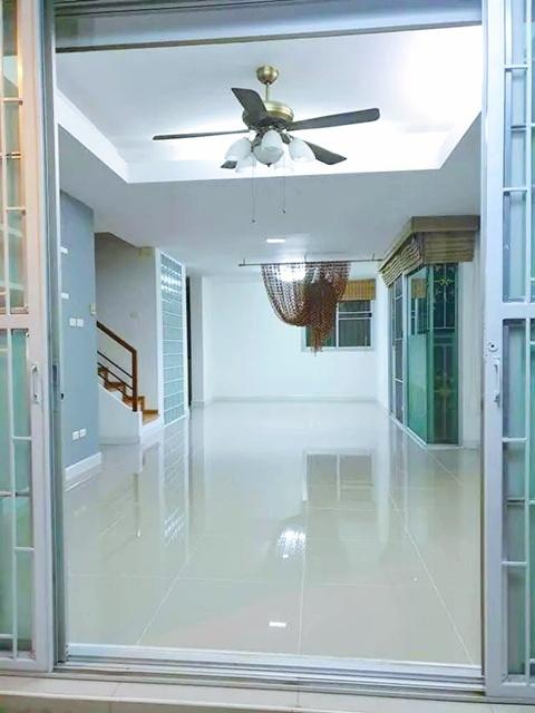 พร้อมเฟอร์ฯครบ 3นอน ตลาดใจโต300ม. ตลาดเคหะบางพลี ให้เช่าบ้าน 2ชั้น หรูหรา 38ตร.วา. รร.เกวลินวิทยา 1.8 กม. ทำเลดี รพ.จุฬา 2