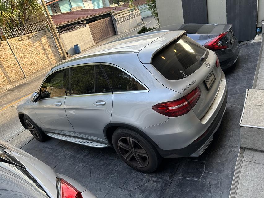 ขายด่วน Mercedes Benz GLC220d 4matic 2.1L ปี2019 สีบรอนซ์เงิน 3