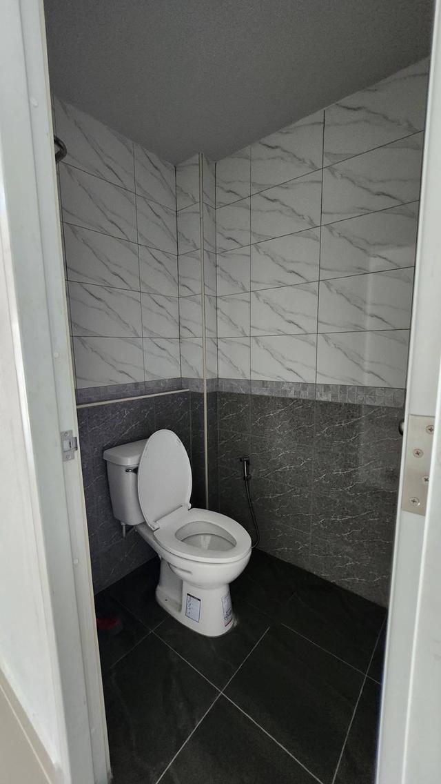 ขายหรือให้เช่าอาคารพาณิชย์ 3.5 ชั้น พร้อมดาดฟ้า โครงการ UTECTIC 2 กม. 24 ถึง 25 ห่างจากเซ็นทรัลมหาชัยเพียง 200 เมตร ติดถนนพระราม 2 7