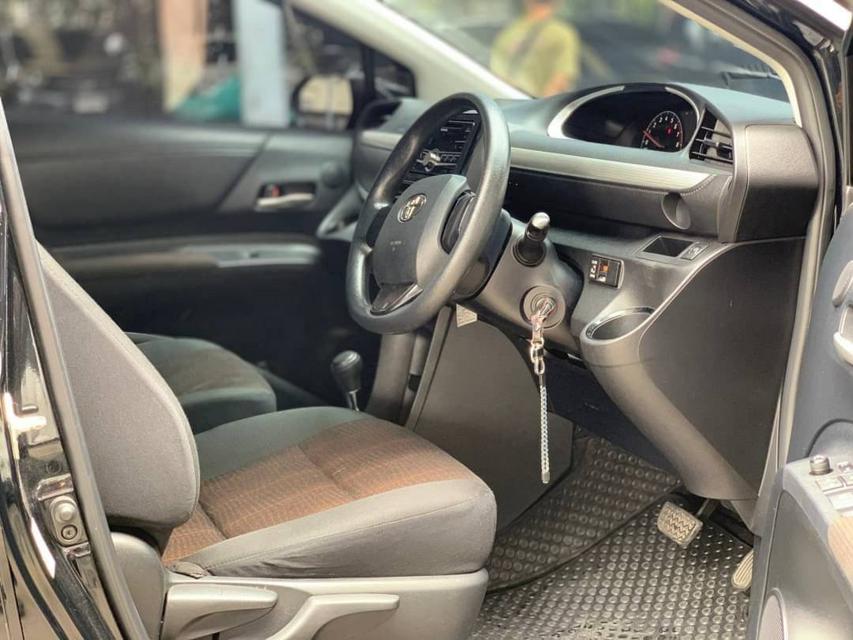 152 Toyota New Sienta 1.5 G AT 2017 สีดำ 6