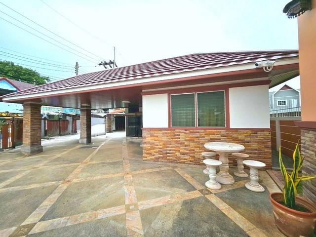 ให้เช่าบ้านเดี๋ยวหลังใหญ่สามารถทำ เป็น Home Office ได้ ห้องโถงขนาดใหญ่ สามารถทำออฟฟิศได้ จำนวน 6 ห้องนอน 5 ห้องน้ำ 2