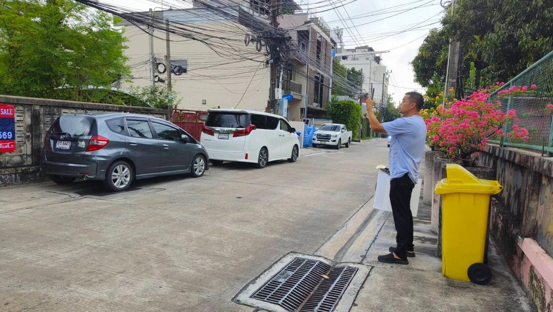 ที่ดินพร้อมสิ่งปลูกสร้างใจกลางกรุง พหลโยธินซอย 8 เดินทางสะดวกเข้าออกได้หลายทาง 10
