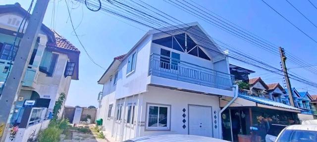 ตลาดพรธิสาร คลอง10 4กม. เทศบาลเมืองสนั่นรักษ์ 2.2กม. บึงน้ำรักษ์ ธัญบุรี ทาวน์เฮาส์ 2 ชั้นหลังมุม 25 ตร.วา. 200 ตร.ม.4นอ